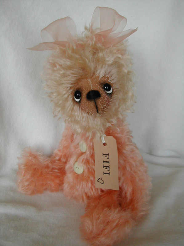 fifi021-1-small.jpg