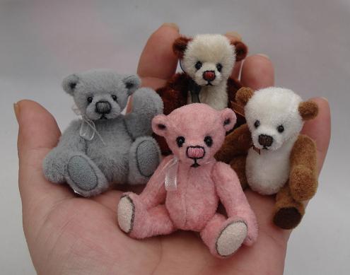 Hand-full-of-bears.jpg