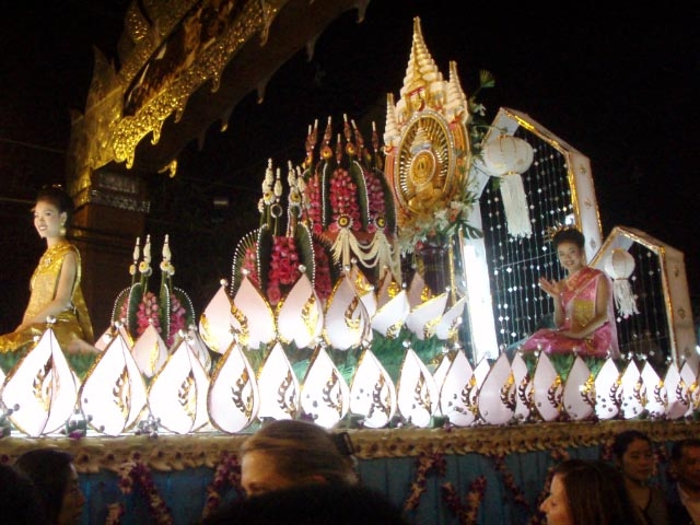 Loy_Krathong_Festival_Float.JPG