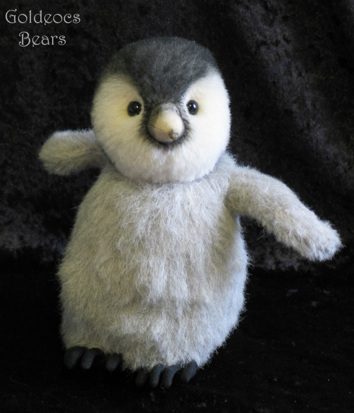 Percy_EmperorPenguinchick_14_03-09-09.jpg