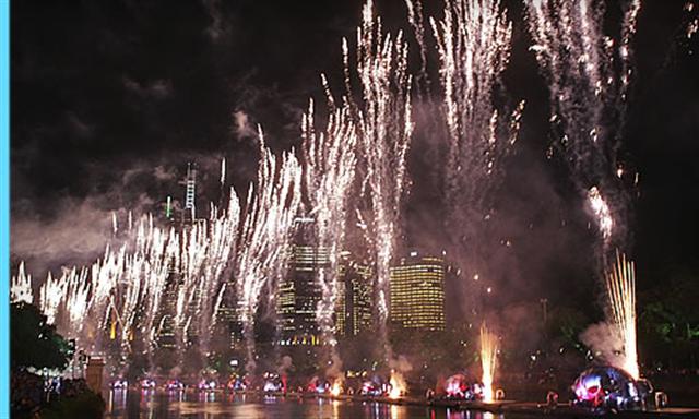 1603_fireworks2_g-Small.jpg