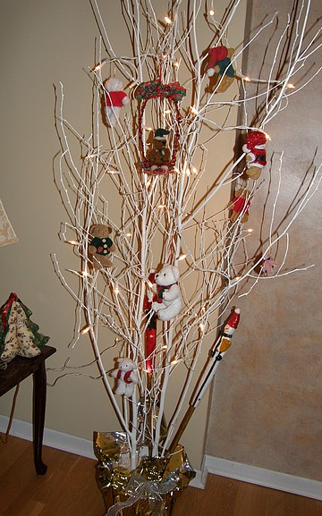 LIVINGROOM_Teddy_Tree2.jpg