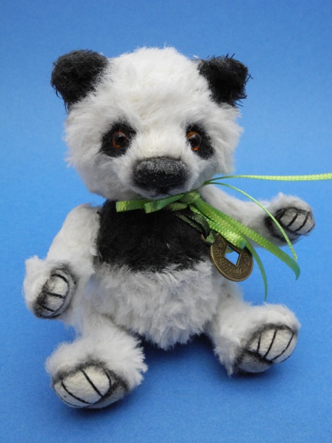 Fraser-panda-bear-anime-viscose-mebears-miniature-front.JPG