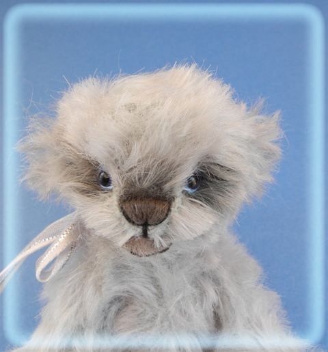 miniature-jointed-mohair-mackenzie-glasseyes-face.jpg