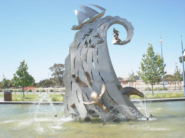 Kangaroo-pawssealfountain1.jpg