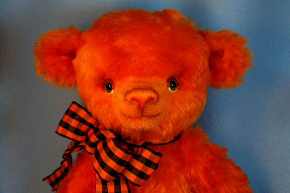 Orange_bear_Close.jpg