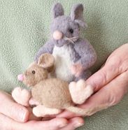 MouseInhand.jpg