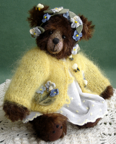 Yellow-sweater-bear-053.jpg