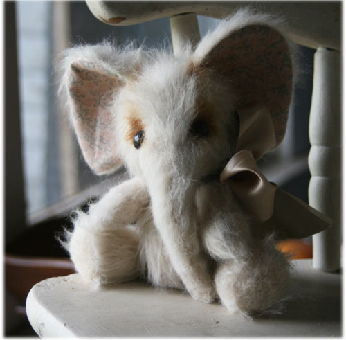 mohair-elephant-Mar-08-2011.jpg