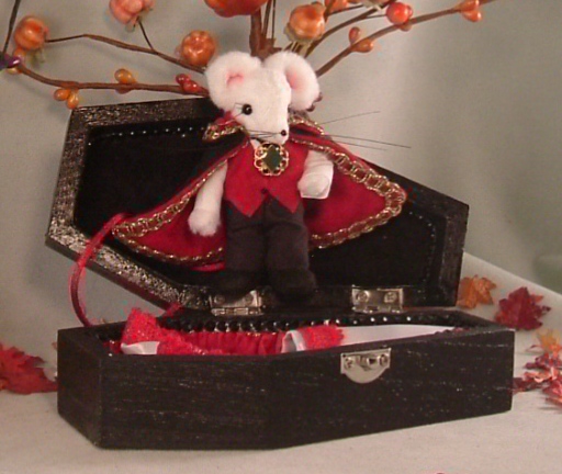red-vampire-mouse.JPG