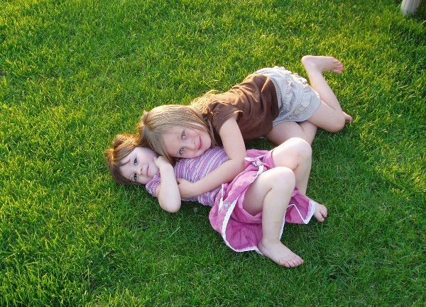2_sweet_girls_1.JPG
