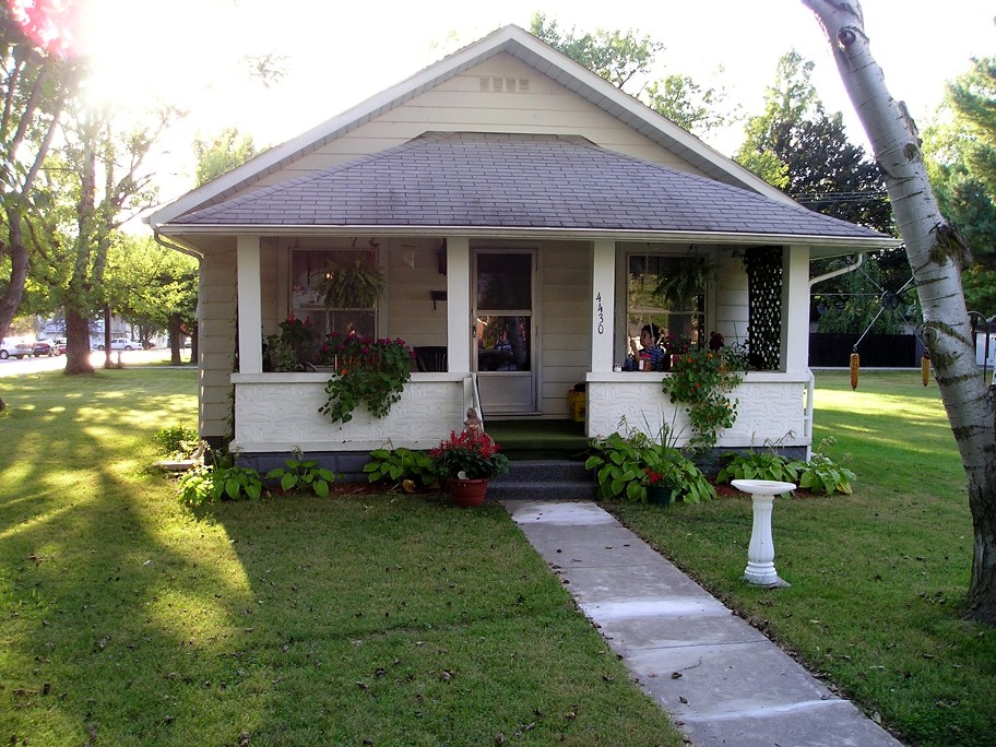 0grandmashouse.jpg