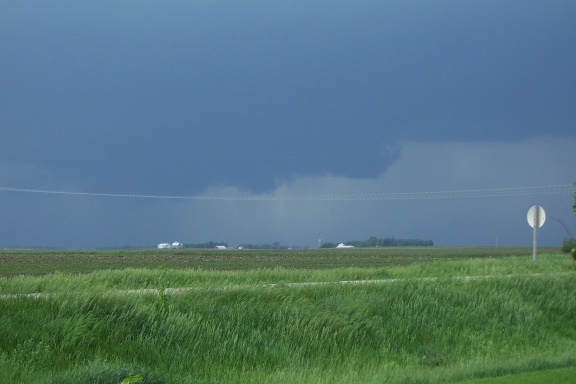 stormwallcloud.jpg