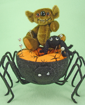 spiderpinkeepsml.jpg