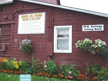 Muskoxfarmsign.jpg