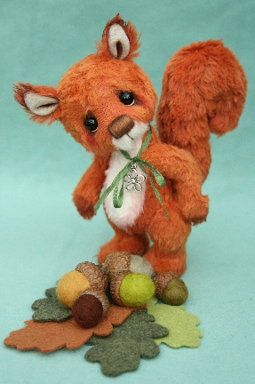 1341072106_teddies-worldwide-bear-friends-pipkins2012-squirrel-nutkin1.jpg